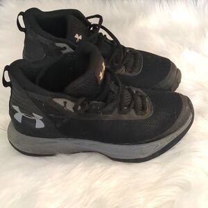Under Armour Basketball Sneakers 3.5Y